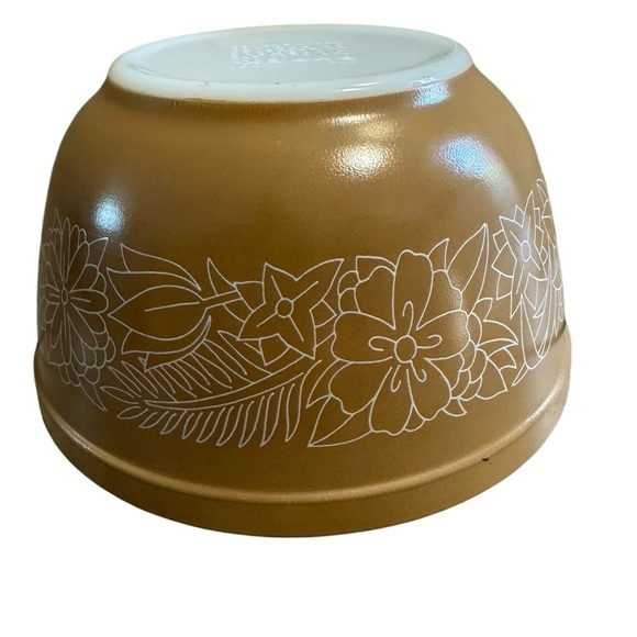 Pyrex Woodland Nesting Mixing Bowl #402 Tan White 1.5 L Great Condition - Picture 3 of 9